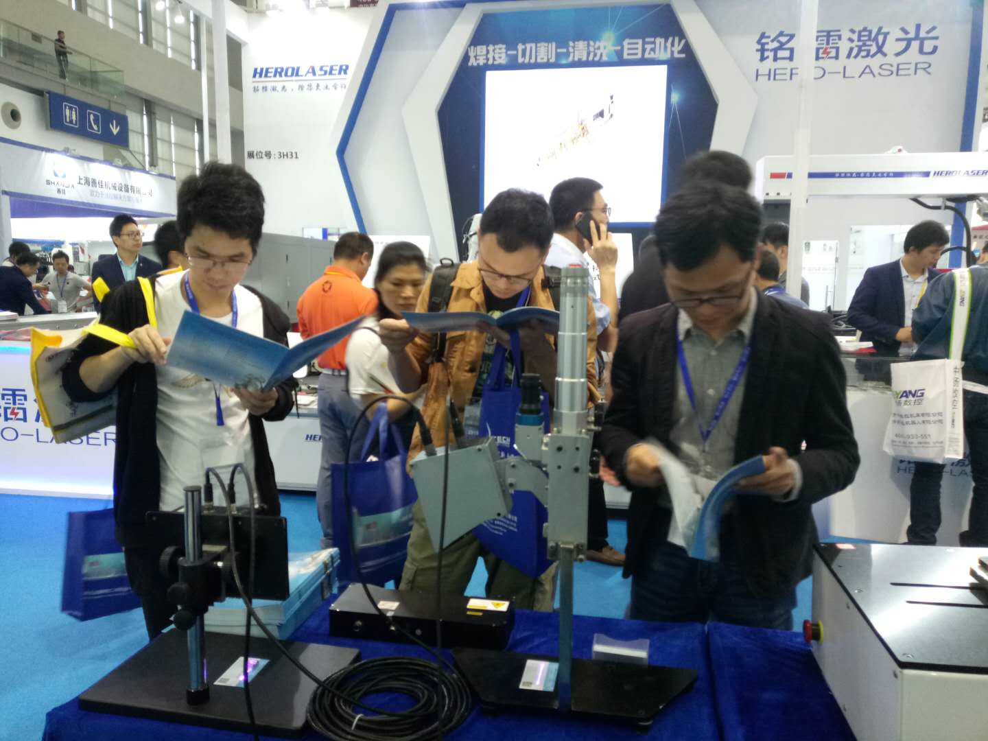 鐳爍光電攜激光焊接焊縫跟蹤系統(tǒng)參加深圳機(jī)械展 鐳爍光電攜激光焊接焊縫跟蹤系統(tǒng)參加深圳機(jī)械展